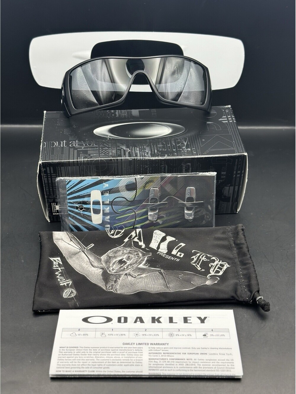 Oakley Batwolf Matte Black /Grey Polarized Lenses OO9101-04